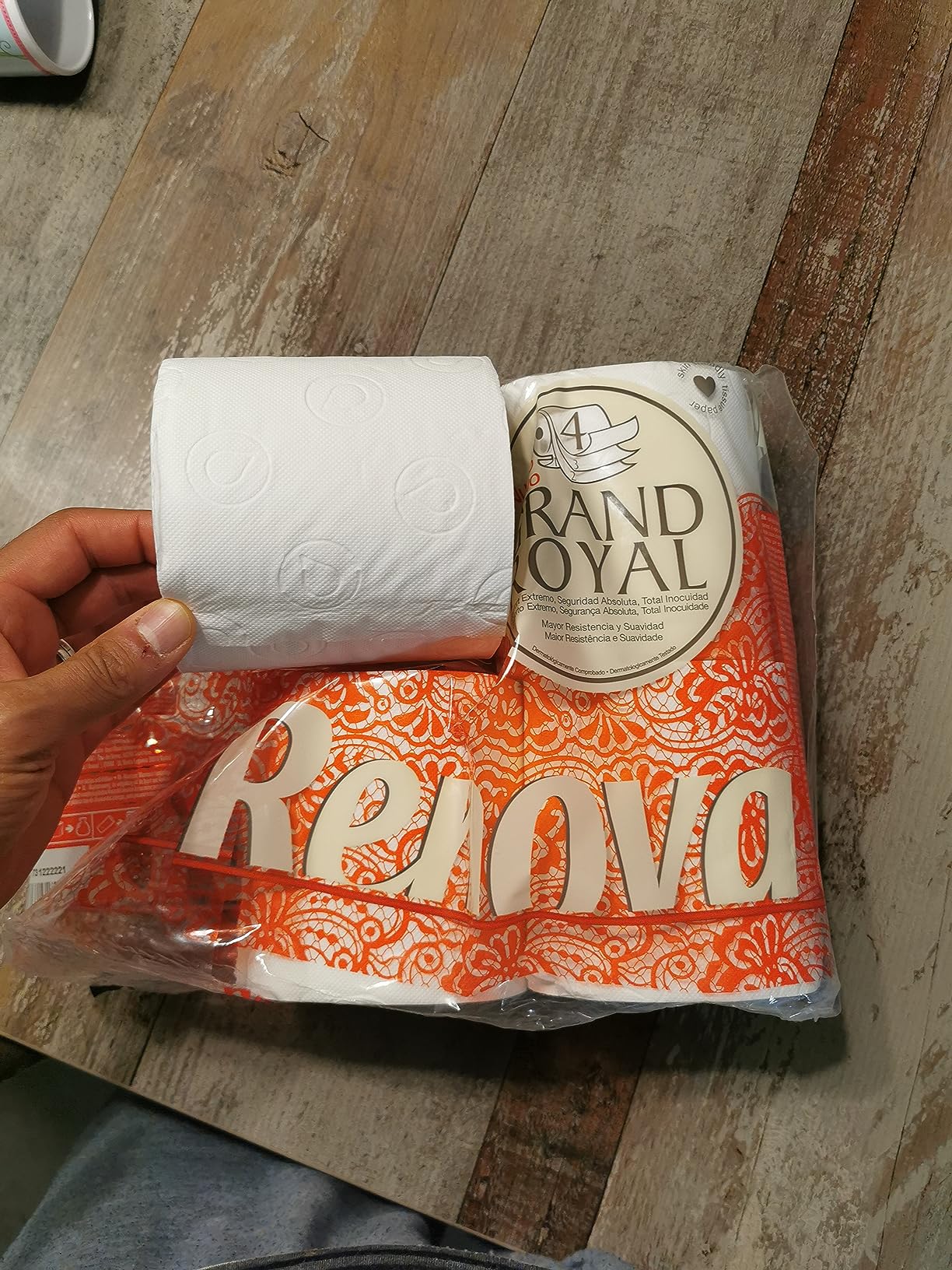 Renova Grand Royal 200105437 Toilettenpapier 6 Rollen 4-lagig