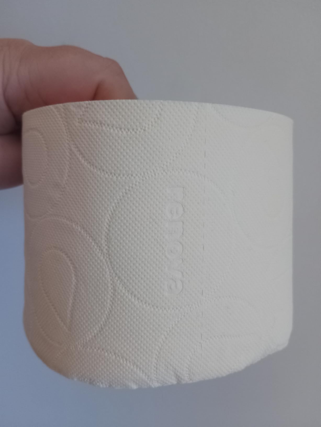Renova Toilettenpapier 4-lagig Creme parfümiert 12 Rollen