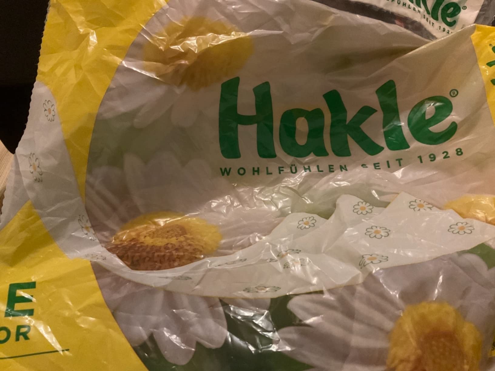 Hakle Kamille Toilettenpapier 24 Rollen, Kamillenduft