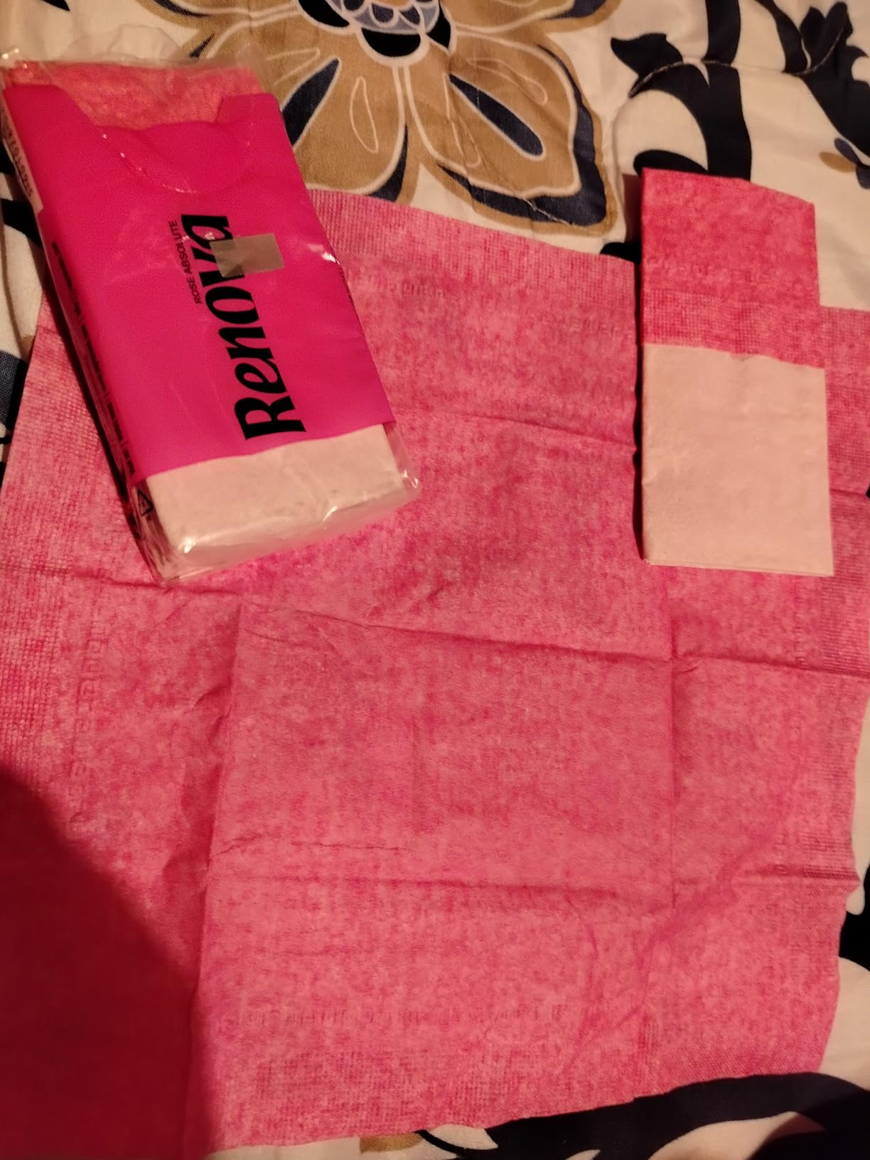 Renova Tissues Red Label Taschentücher, blau, Blaubeerkuchen-Duft, 6 Packungen